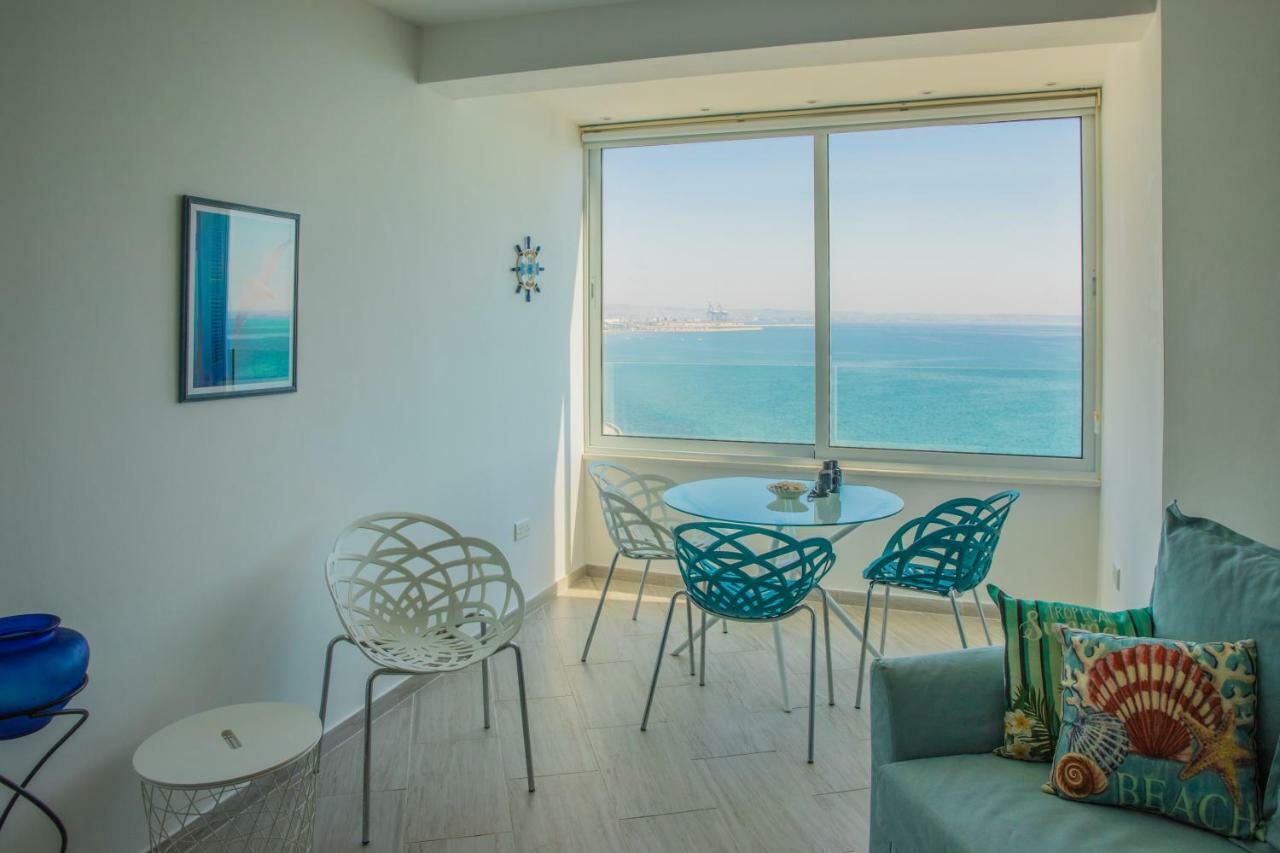 Beachfront Skyline Retreat 1Br Pool Central 拉纳卡 外观 照片